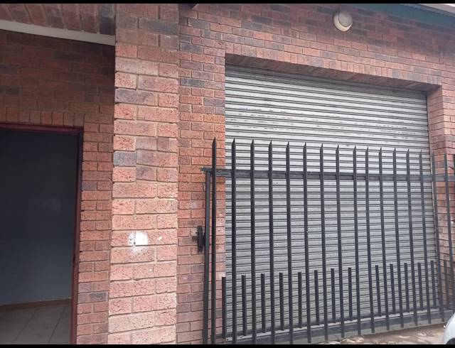 180M² OFFICE RENTED IN DUNCANVILLE